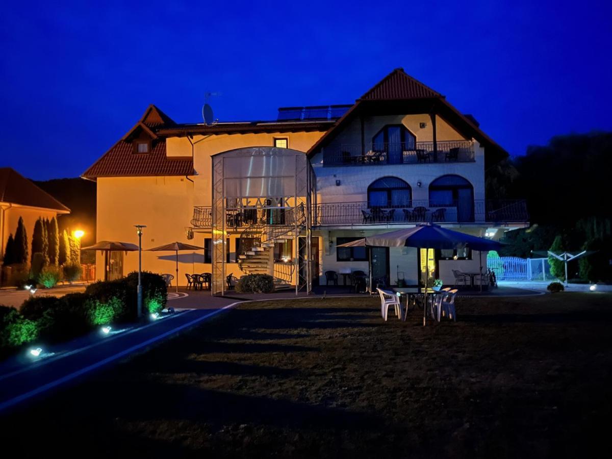 Palacyk Wolin Extérieur photo